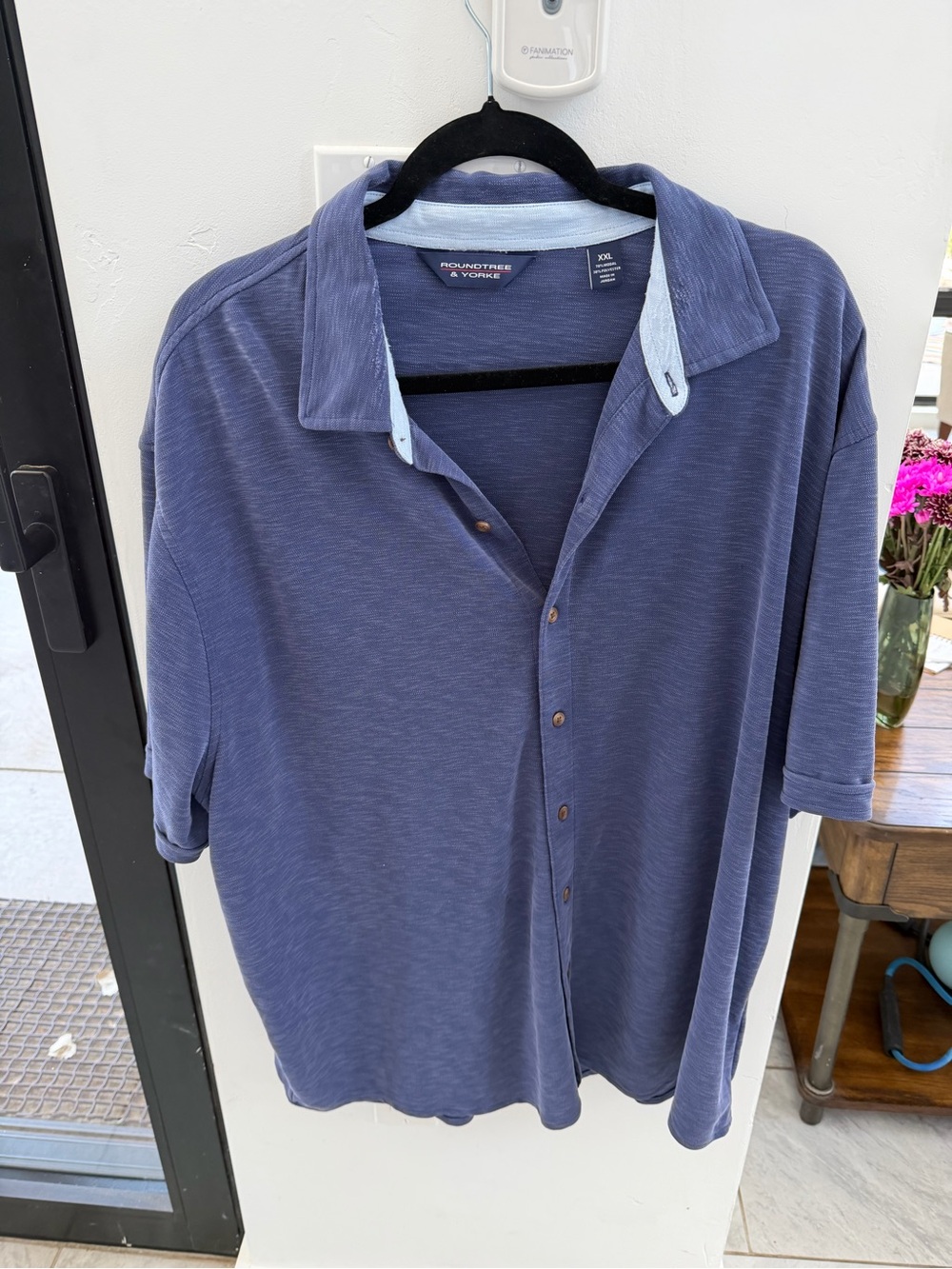 Roundtree & Yorke Men's Navy Blue Polo-Style Button Shirt